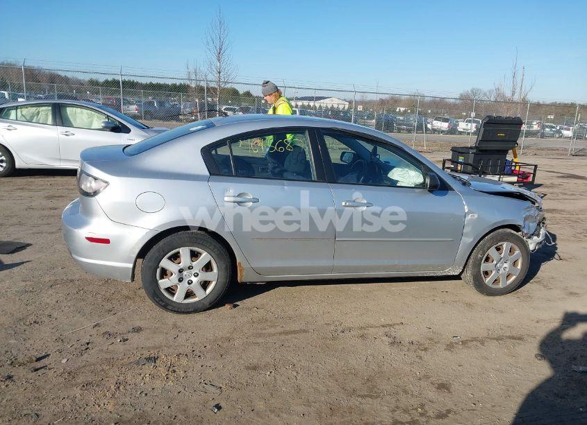 Photo 14 of 2009 Mazda Mazda3 I SPORT (VIN JM1BK32G691229093)