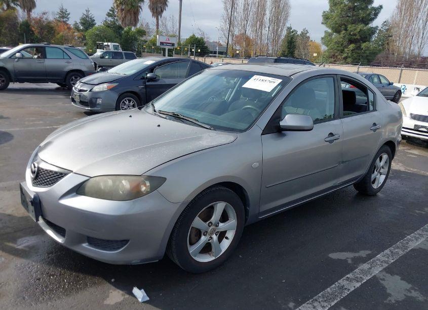 Photo 2 of 2006 Mazda Mazda3 I (VIN JM1BK32G761443375)