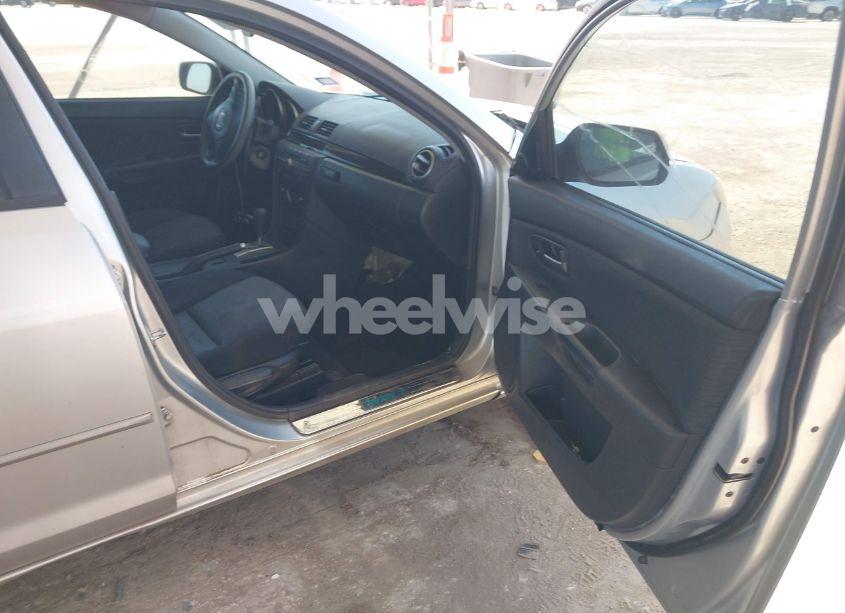 Photo 5 of 2008 Mazda Mazda3 I (VIN JM1BK32G981815219)