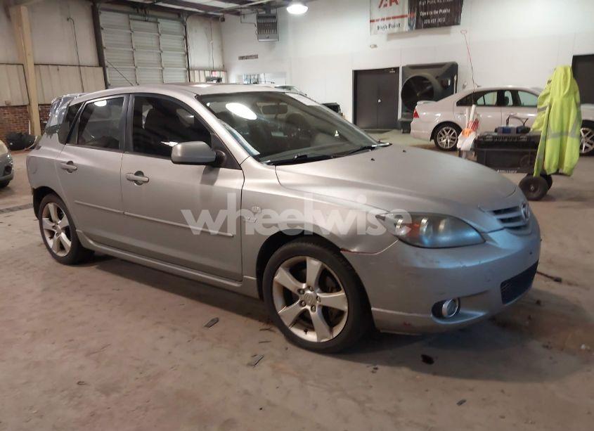 2005 Mazda Mazda3 S (VIN JM1BK343651237053) main photo