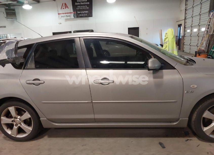 Photo 13 of 2005 Mazda Mazda3 S (VIN JM1BK343651237053)