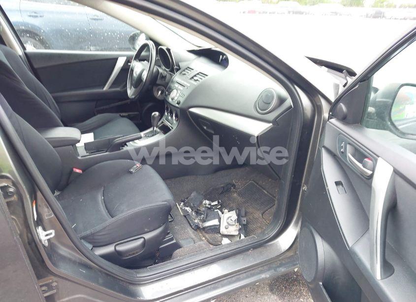 Photo 5 of 2010 Mazda Mazda3 S SPORT (VIN JM1BL1H53A1346853)