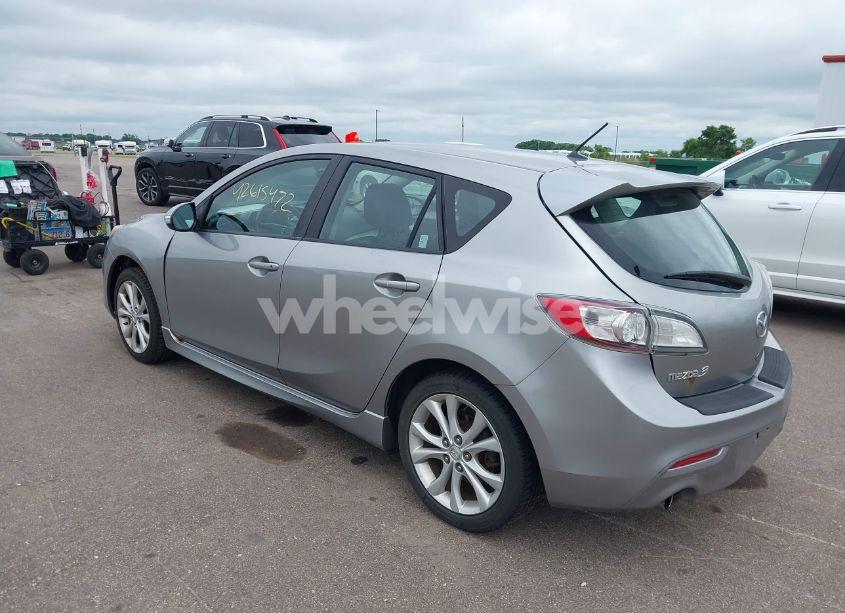 Photo 3 of 2010 Mazda Mazda3 S GRAND TOURING (VIN JM1BL1H56A1127997)