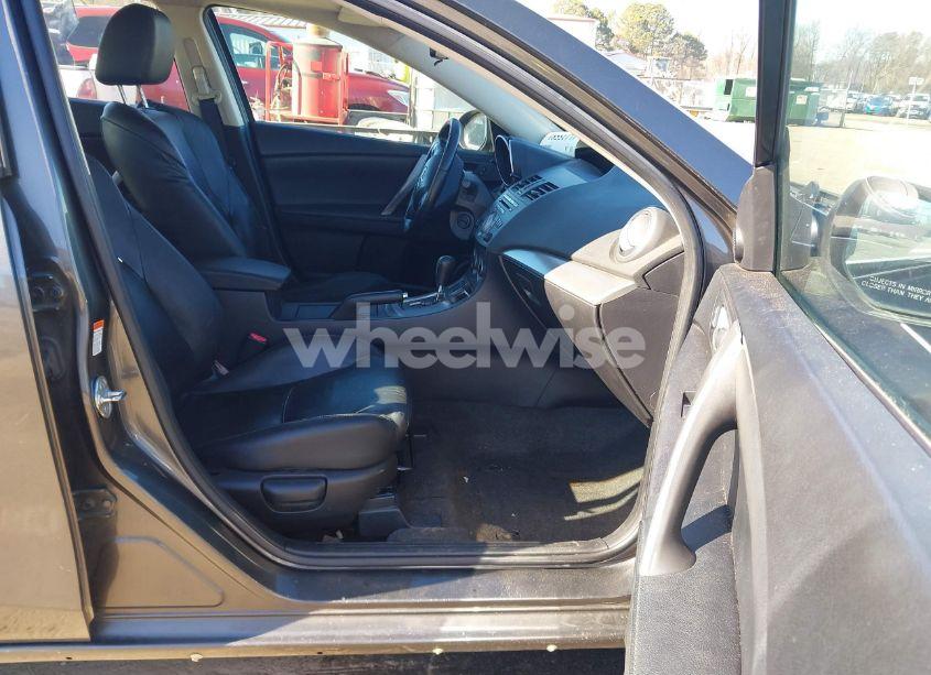 Photo 5 of 2010 Mazda Mazda3 S GRAND TOURING (VIN JM1BL1H57A1280307)