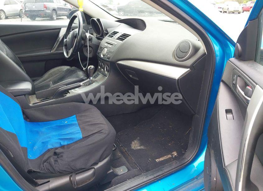 Photo 5 of 2010 Mazda Mazda3 S GRAND TOURING (VIN JM1BL1H58A1113048)