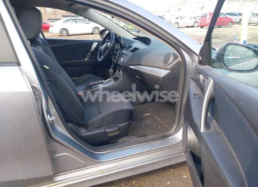 Photo 5 of 2010 Mazda Mazda3 S SPORT (VIN JM1BL1H59A1307460)