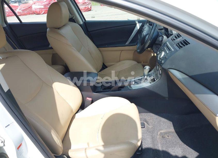 Photo 5 of 2010 Mazda Mazda3 S GRAND TOURING (VIN JM1BL1H60A1311440)