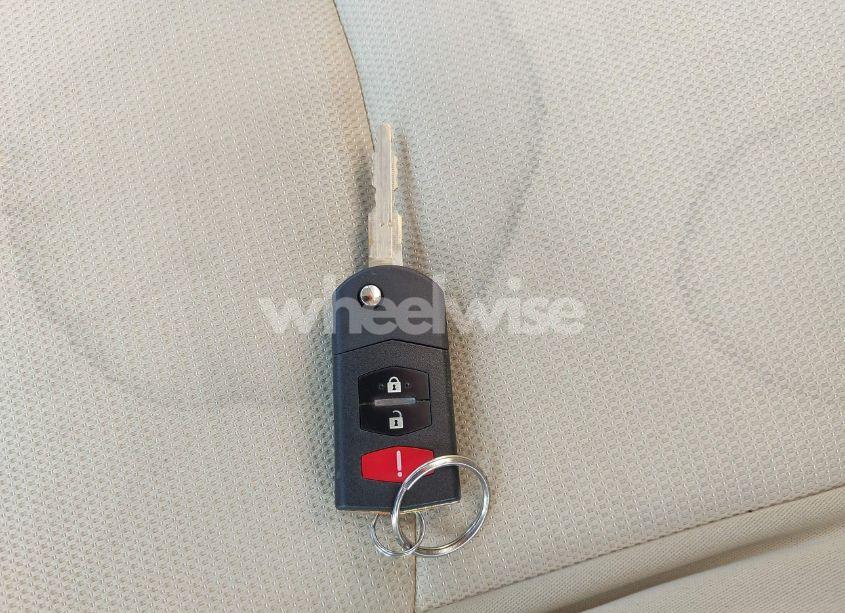 Photo 11 of 2010 Mazda Mazda3 S SPORT (VIN JM1BL1H64A1133127)