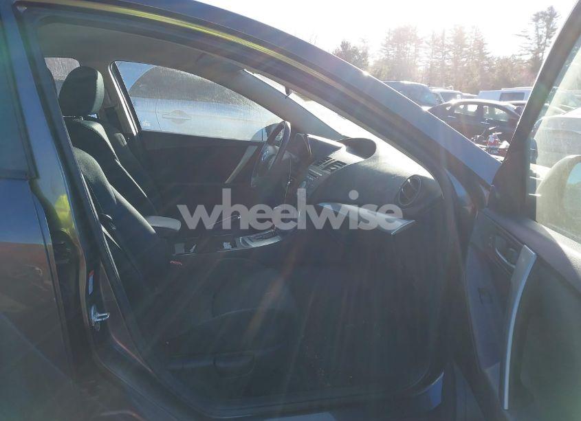 Photo 5 of 2010 Mazda Mazda3 S SPORT (VIN JM1BL1H64A1149716)