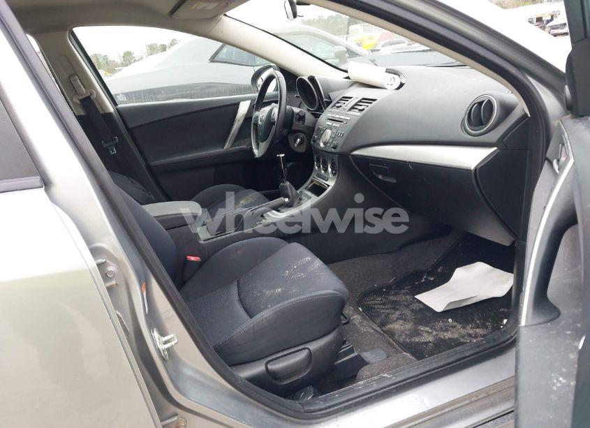 Photo 5 of 2010 Mazda Mazda3 S SPORT (VIN JM1BL1H65A1322143)