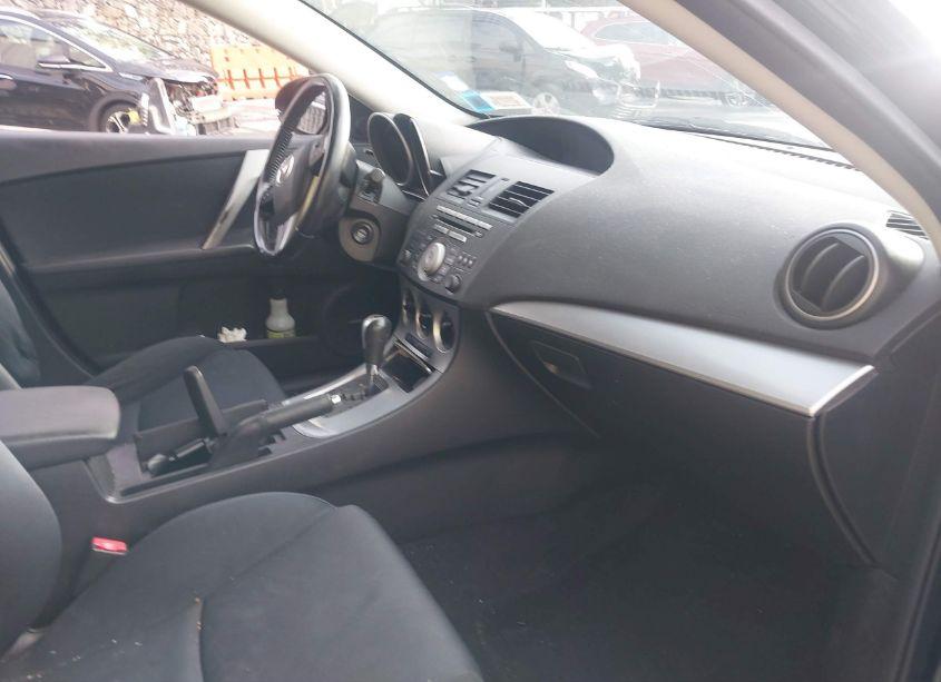 Photo 5 of 2010 Mazda Mazda3 S SPORT (VIN JM1BL1H67A1136846)