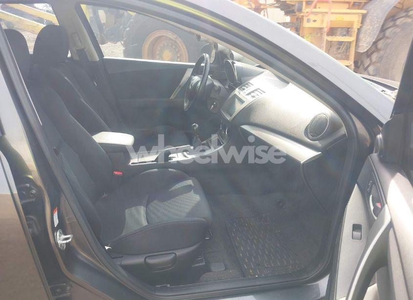 Photo 5 of 2010 Mazda Mazda3 S SPORT (VIN JM1BL1H67A1338859)