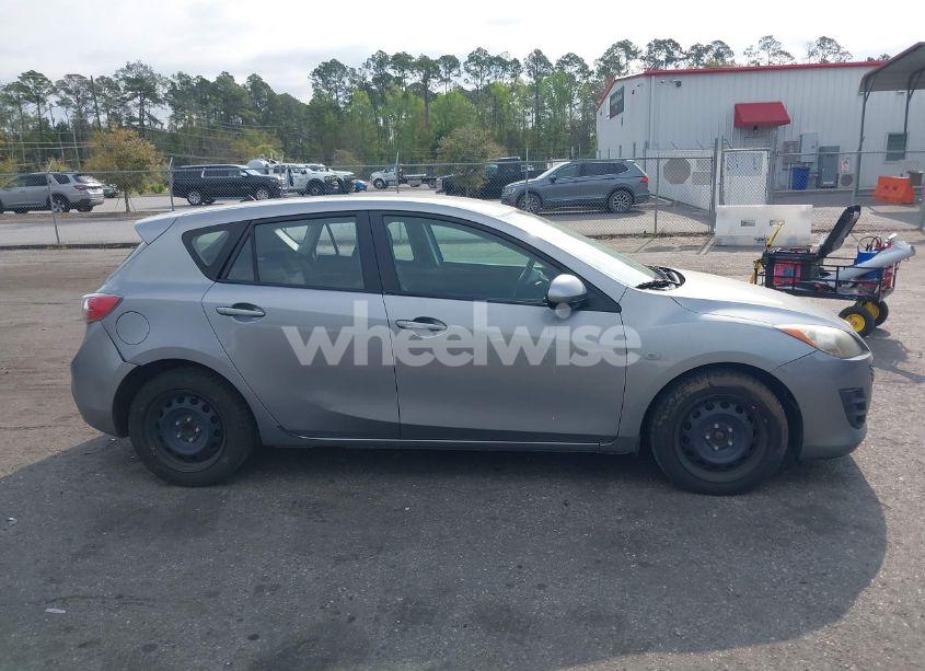 Photo 13 of 2010 Mazda Mazda3 GX (VIN JM1BL1HF1A1218698)