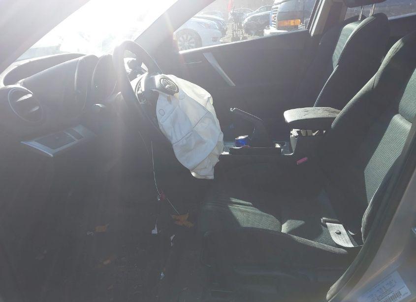 Photo 5 of 2011 Mazda Mazda3 S SPORT (VIN JM1BL1K60B1476818)