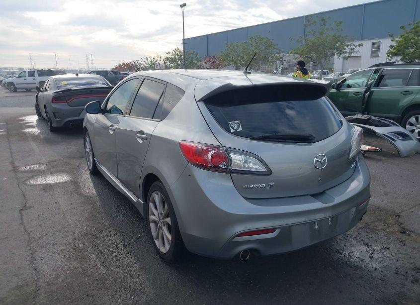Photo 3 of 2011 Mazda Mazda3 S SPORT (VIN JM1BL1K69B1398748)