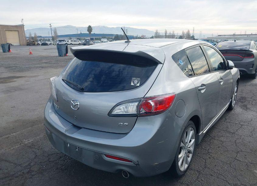Photo 4 of 2011 Mazda Mazda3 S SPORT (VIN JM1BL1K69B1398748)