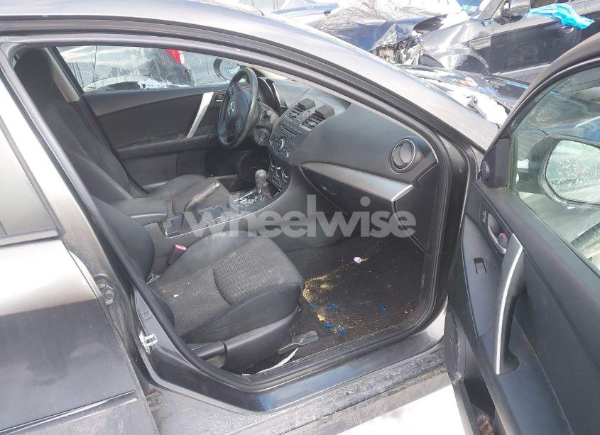 Photo 5 of 2012 Mazda Mazda3 S TOURING (VIN JM1BL1L59C1508608)