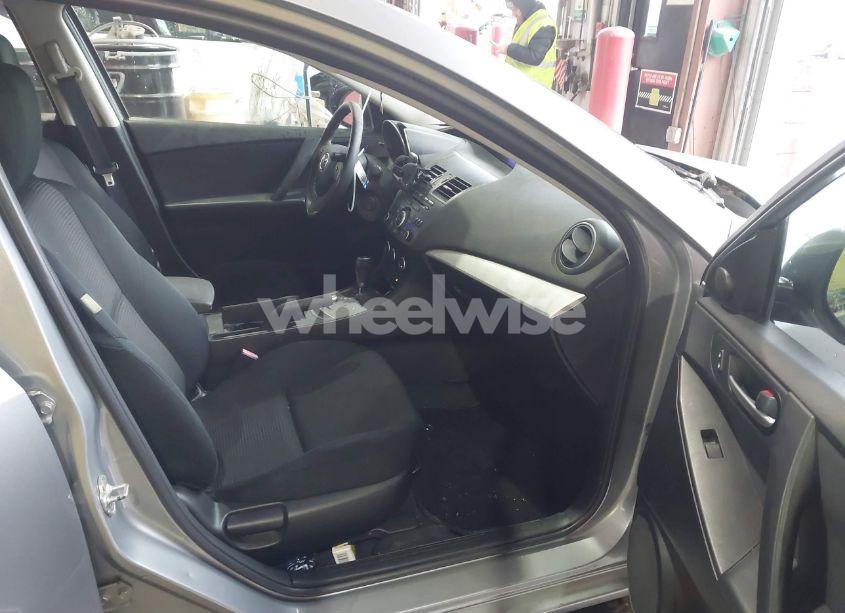 Photo 5 of 2013 Mazda Mazda3 I TOURING (VIN JM1BL1L71D1720308)