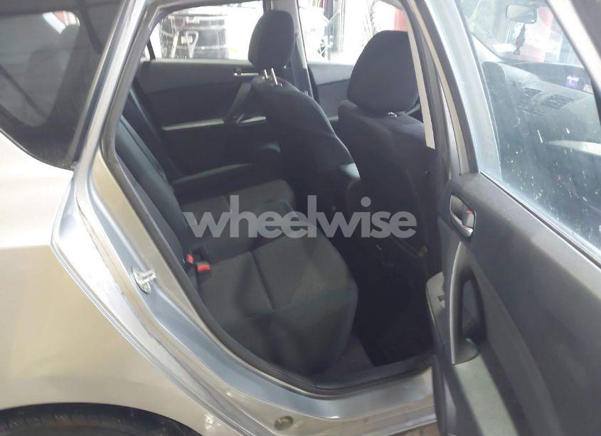 Photo 8 of 2013 Mazda Mazda3 I TOURING (VIN JM1BL1L71D1720308)