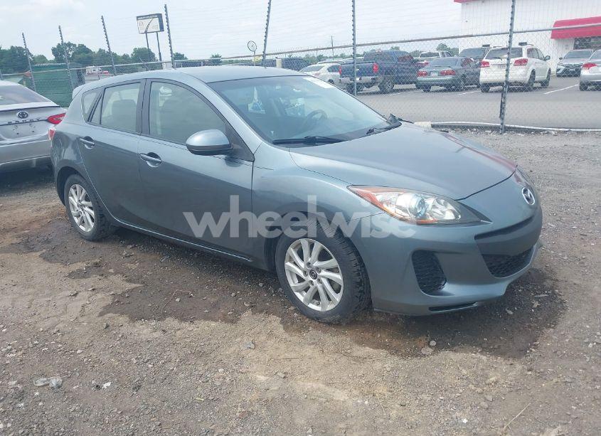 2013 Mazda Mazda3 I TOURING (VIN JM1BL1L71D1801261) main photo