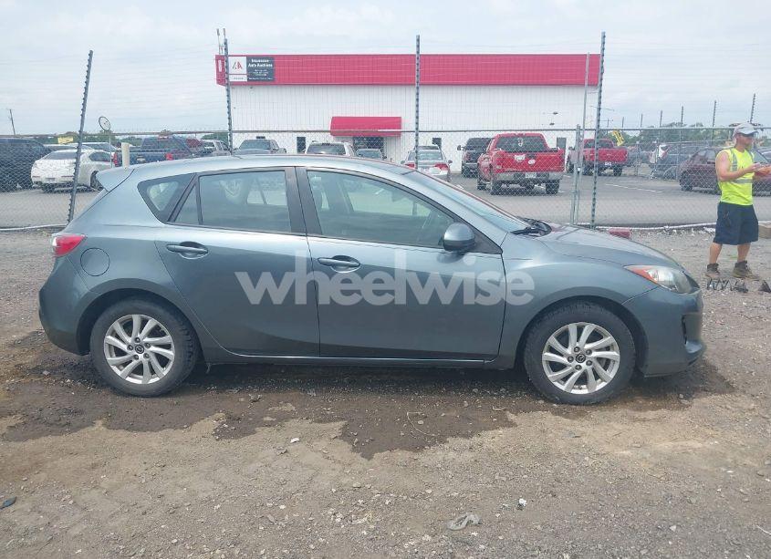 Photo 13 of 2013 Mazda Mazda3 I TOURING (VIN JM1BL1L71D1801261)