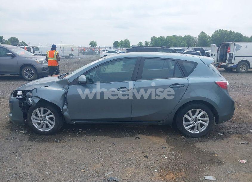 Photo 14 of 2013 Mazda Mazda3 I TOURING (VIN JM1BL1L71D1801261)