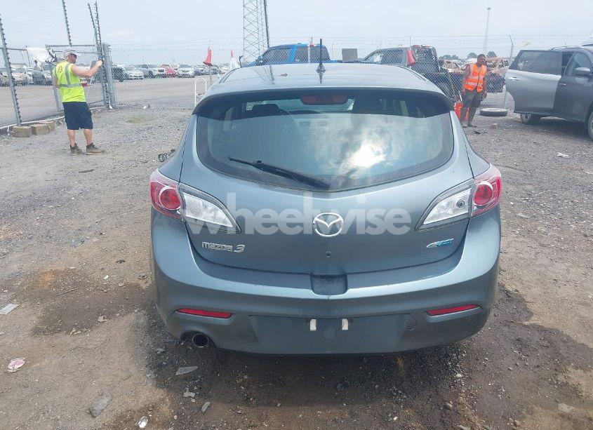 Photo 16 of 2013 Mazda Mazda3 I TOURING (VIN JM1BL1L71D1801261)