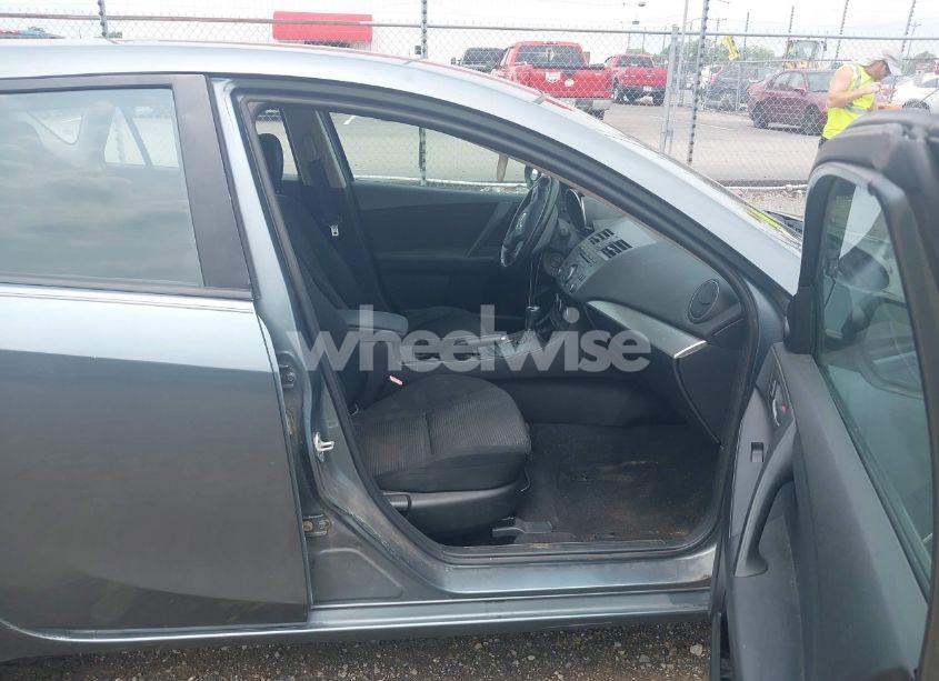 Photo 5 of 2013 Mazda Mazda3 I TOURING (VIN JM1BL1L71D1801261)