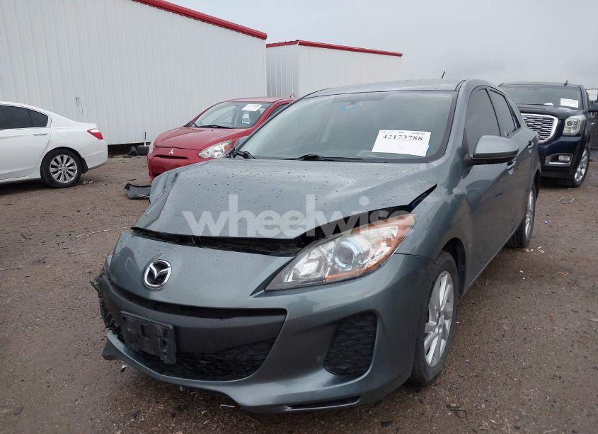 Photo 2 of 2013 Mazda Mazda3 I TOURING (VIN JM1BL1L72D1812317)