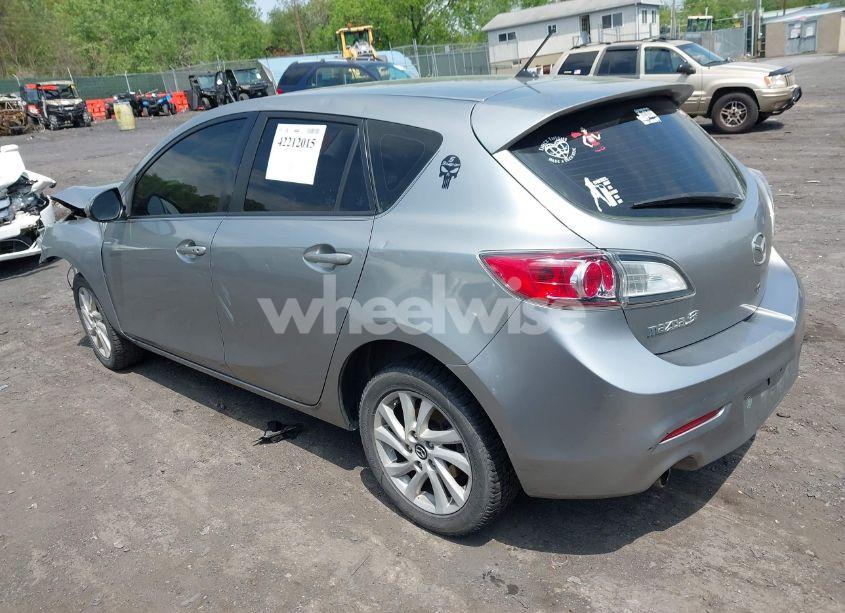 Photo 3 of 2013 Mazda Mazda3 I TOURING (VIN JM1BL1L74D1819981)