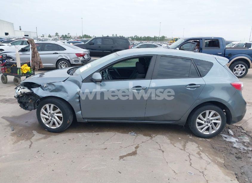 Photo 15 of 2013 Mazda Mazda3 I TOURING (VIN JM1BL1L75D1731926)