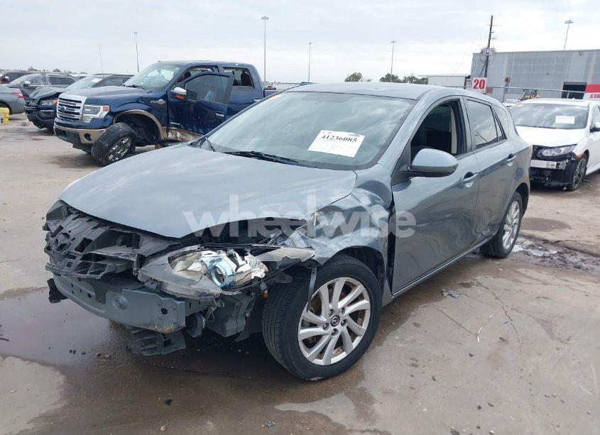 Photo 2 of 2013 Mazda Mazda3 I TOURING (VIN JM1BL1L75D1731926)