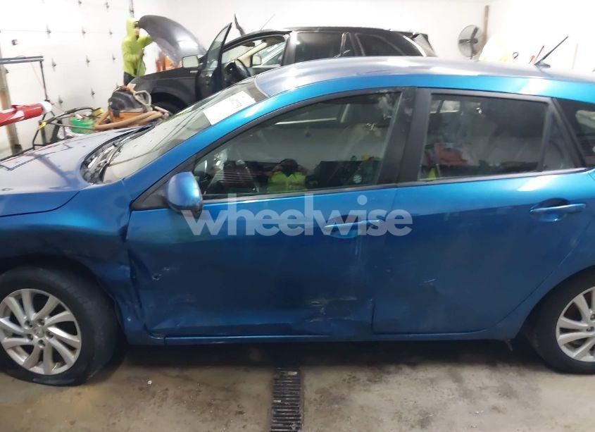 Photo 14 of 2012 Mazda Mazda3 I TOURING (VIN JM1BL1L76C1523276)