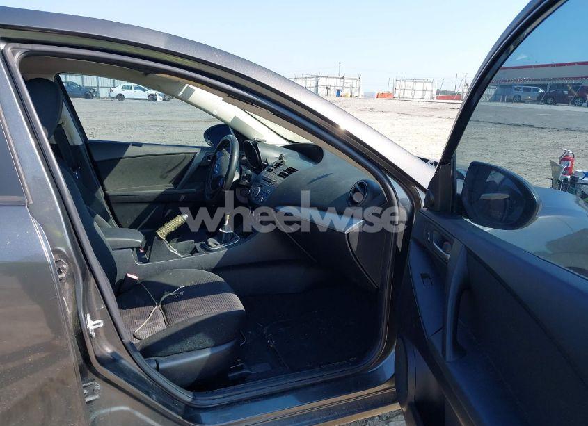 Photo 5 of 2013 Mazda Mazda3 I TOURING (VIN JM1BL1L76D1711734)