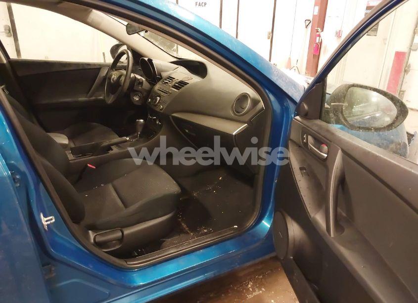 Photo 5 of 2012 Mazda Mazda3 I TOURING (VIN JM1BL1L79C1529170)