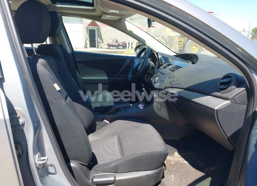 Photo 5 of 2012 Mazda Mazda3 I TOURING (VIN JM1BL1L88C1684205)