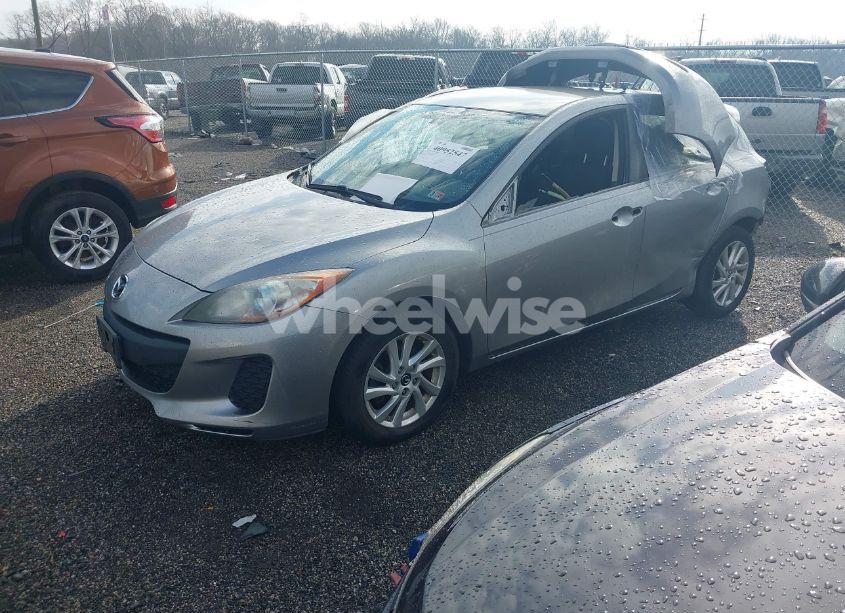 Photo 2 of 2013 Mazda Mazda3 I TOURING (VIN JM1BL1LP1D1822904)