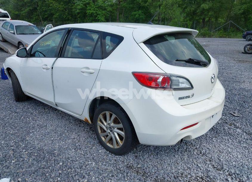 Photo 3 of 2013 Mazda Mazda3 I TOURING (VIN JM1BL1LP1D1832798)