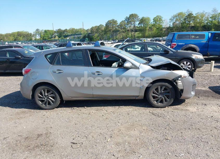 Photo 12 of 2013 Mazda Mazda3 I TOURING (VIN JM1BL1LP2D1742494)