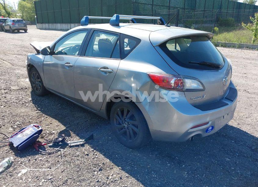 Photo 3 of 2013 Mazda Mazda3 I TOURING (VIN JM1BL1LP2D1742494)