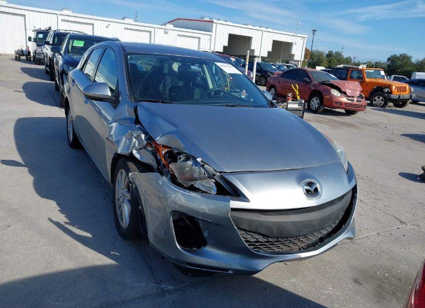 Photo 12 of 2013 Mazda Mazda3 I TOURING (VIN JM1BL1LP2D1769520)