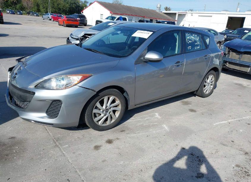 Photo 2 of 2013 Mazda Mazda3 I TOURING (VIN JM1BL1LP2D1769520)