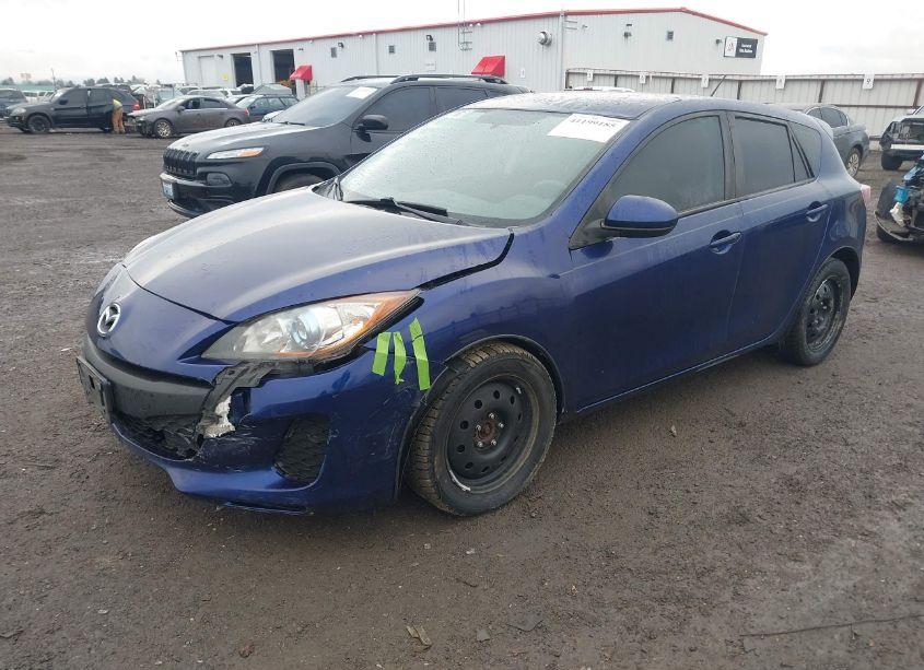 Photo 2 of 2013 Mazda Mazda3 I TOURING (VIN JM1BL1LP2D1779626)