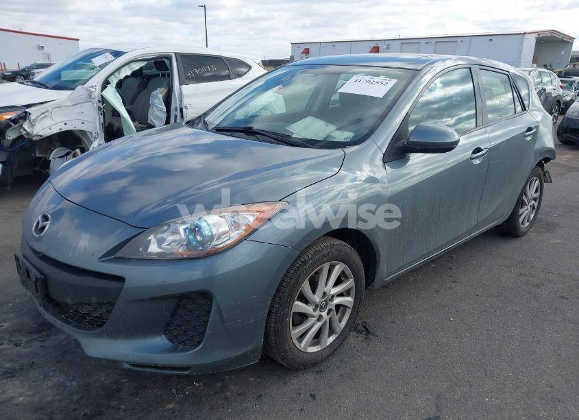 Photo 2 of 2013 Mazda Mazda3 I TOURING (VIN JM1BL1LP4D1806776)