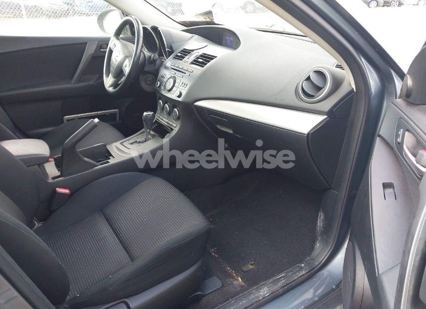 Photo 5 of 2013 Mazda Mazda3 I TOURING (VIN JM1BL1LP4D1806776)