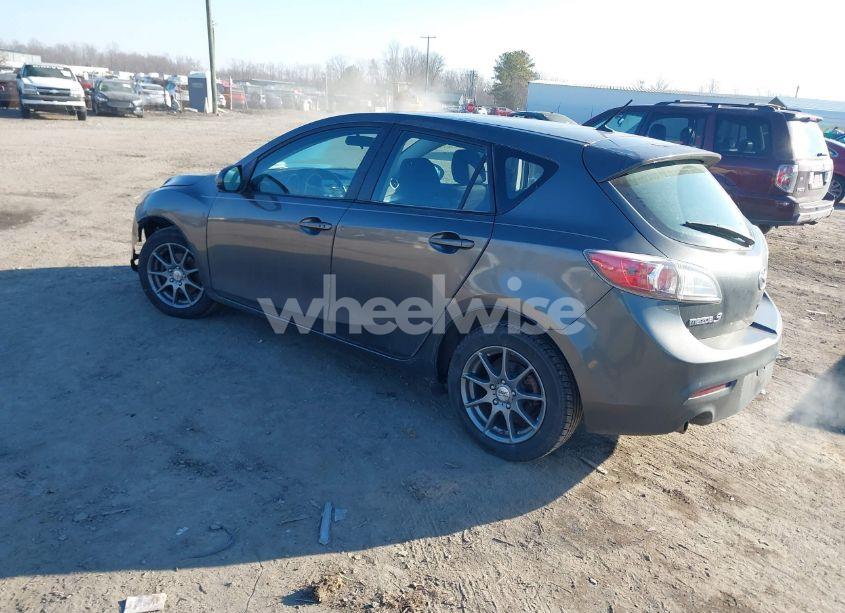 Photo 3 of 2013 Mazda Mazda3 I TOURING (VIN JM1BL1LP4D1809497)