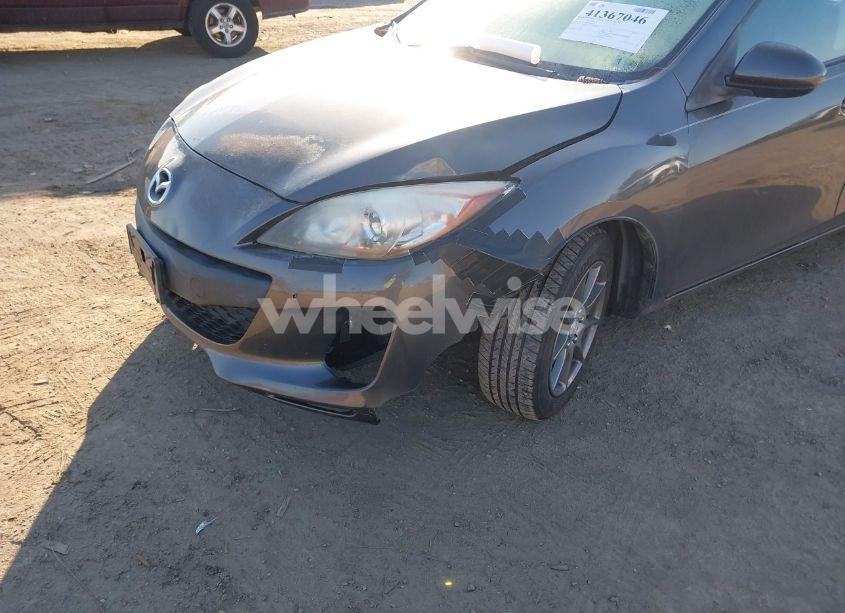 Photo 6 of 2013 Mazda Mazda3 I TOURING (VIN JM1BL1LP4D1809497)