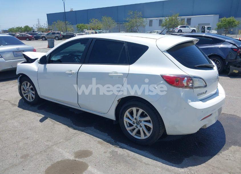 Photo 3 of 2013 Mazda Mazda3 I TOURING (VIN JM1BL1LP5D1765199)
