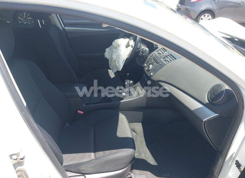 Photo 5 of 2013 Mazda Mazda3 I TOURING (VIN JM1BL1LP5D1765199)