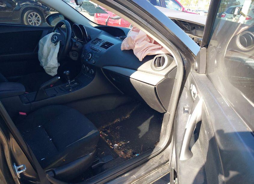 Photo 5 of 2013 Mazda Mazda3 I TOURING (VIN JM1BL1LP8D1779646)